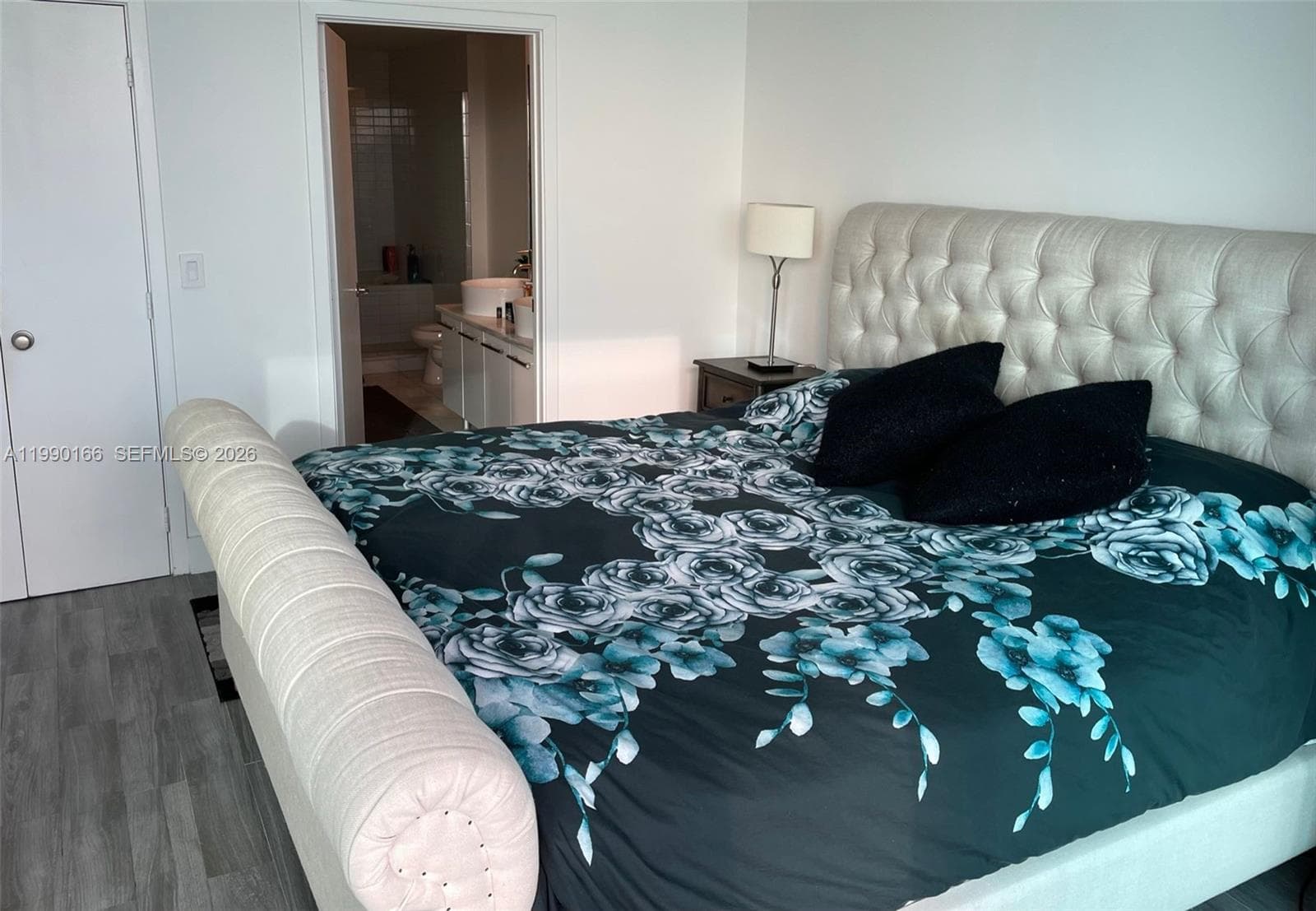 888 Biscayne Blvd # 1810, Miami FL 33132 — 12