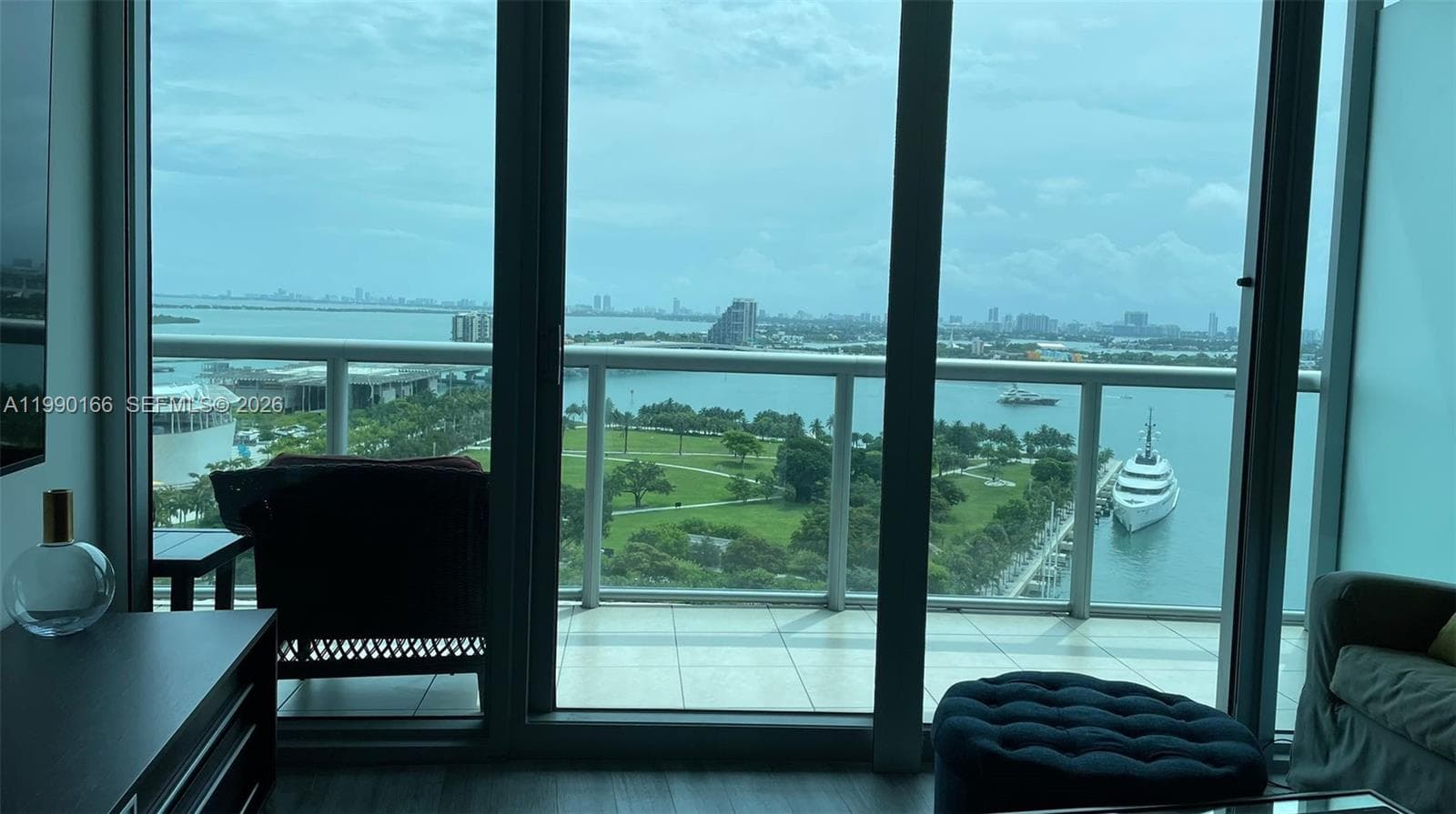 888 Biscayne Blvd # 1810, Miami FL 33132 — 10