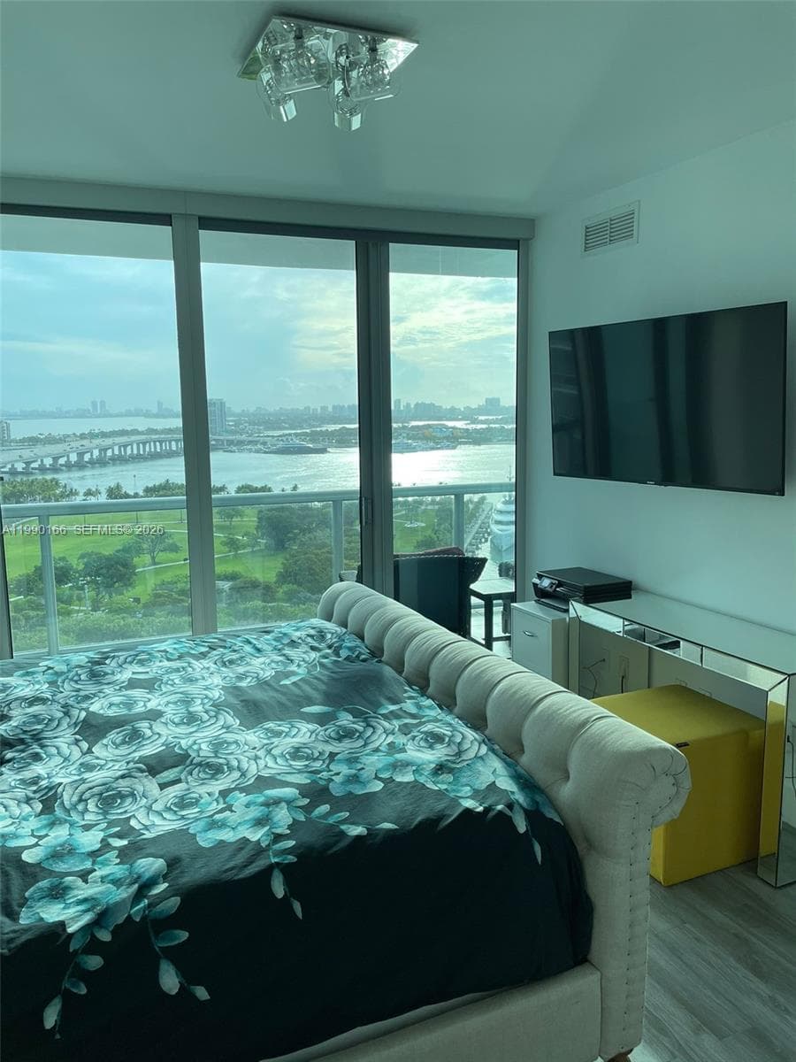 888 Biscayne Blvd # 1810, Miami FL 33132 — 14