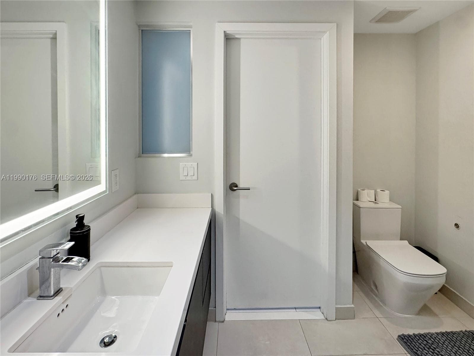 851 NE 1st Ave # 302, Miami FL 33132 — 12
