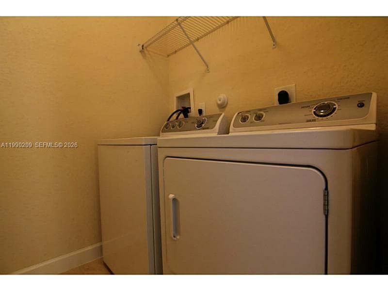 11277 NW 44th Ter, Doral FL 33178 — 17