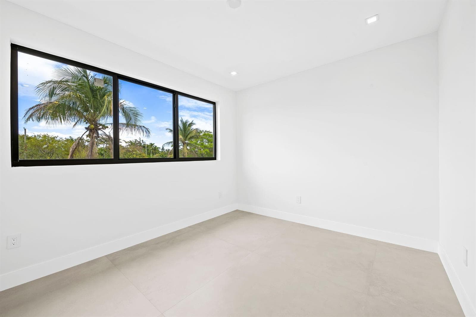 2324 SW 26th Street, Miami FL 33133 — 32