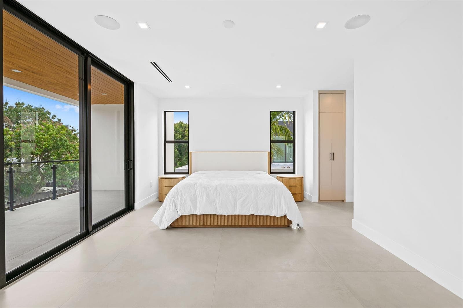 2324 SW 26th Street, Miami FL 33133 — 18
