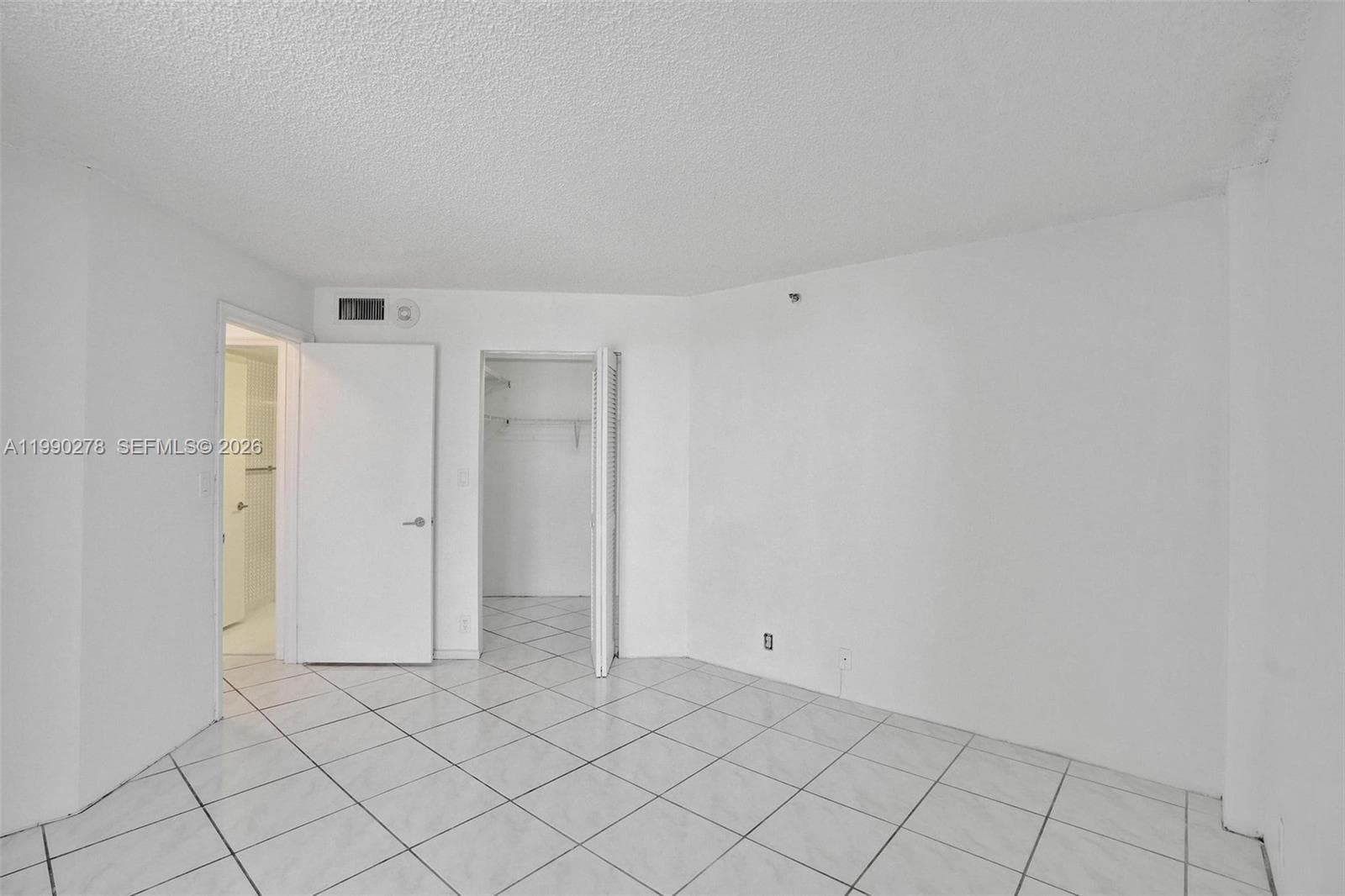 6767 Collins Ave # 304, Miami Beach FL 33141 — 33