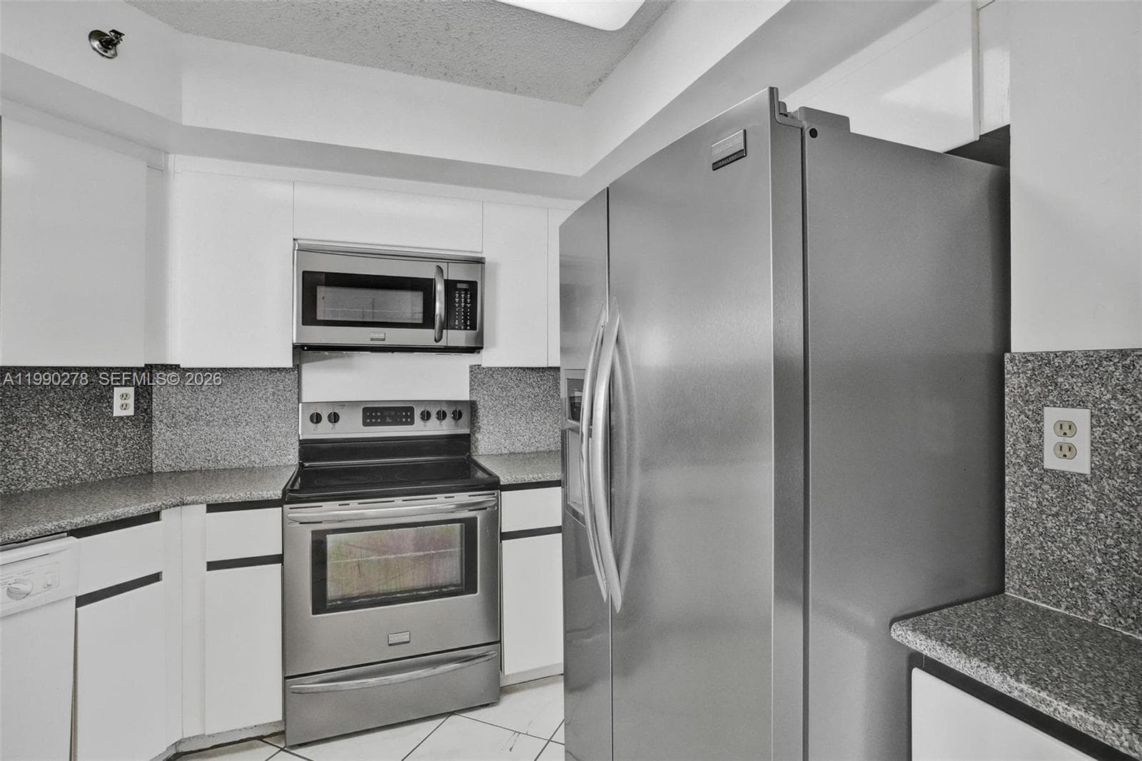 6767 Collins Ave # 304, Miami Beach FL 33141 — 21