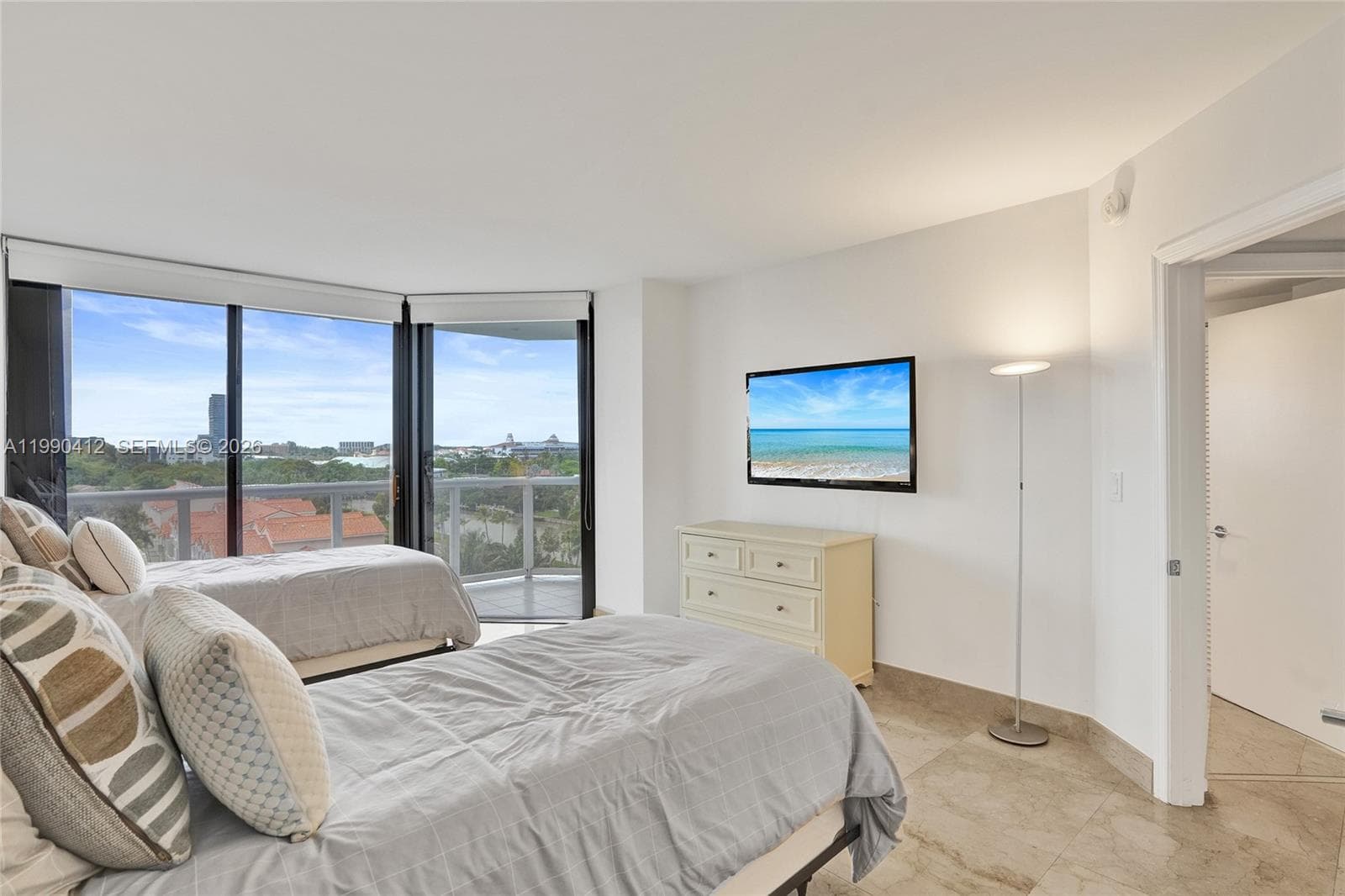 3598 Yacht Club Dr # 702, Aventura FL 33180 — 36