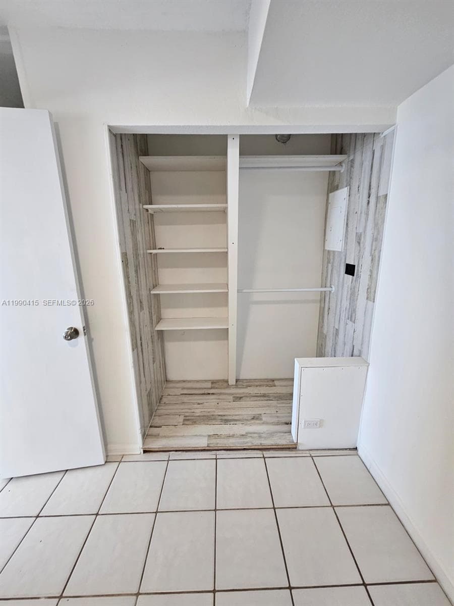 7135 Collins Ave # 1821, Miami Beach FL 33141 — 10