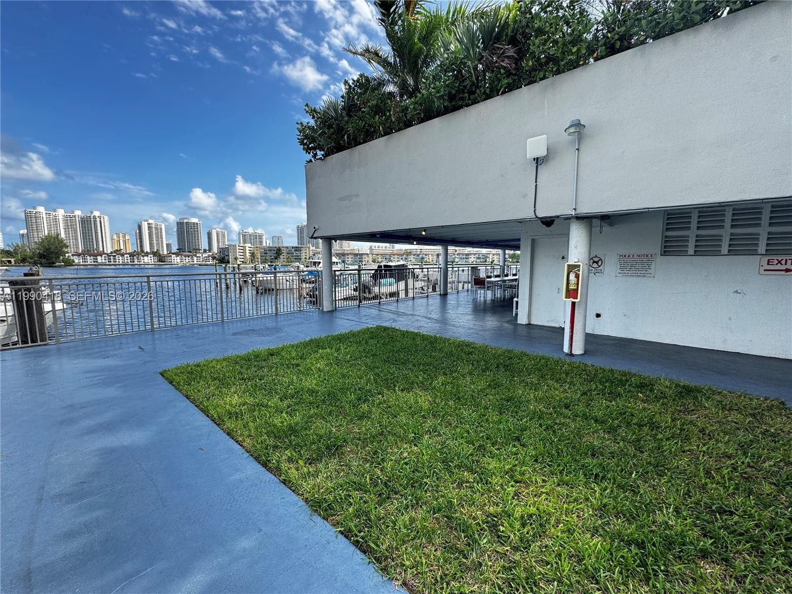 18061 Biscayne Blvd # 1203, Aventura FL 33160 — 33