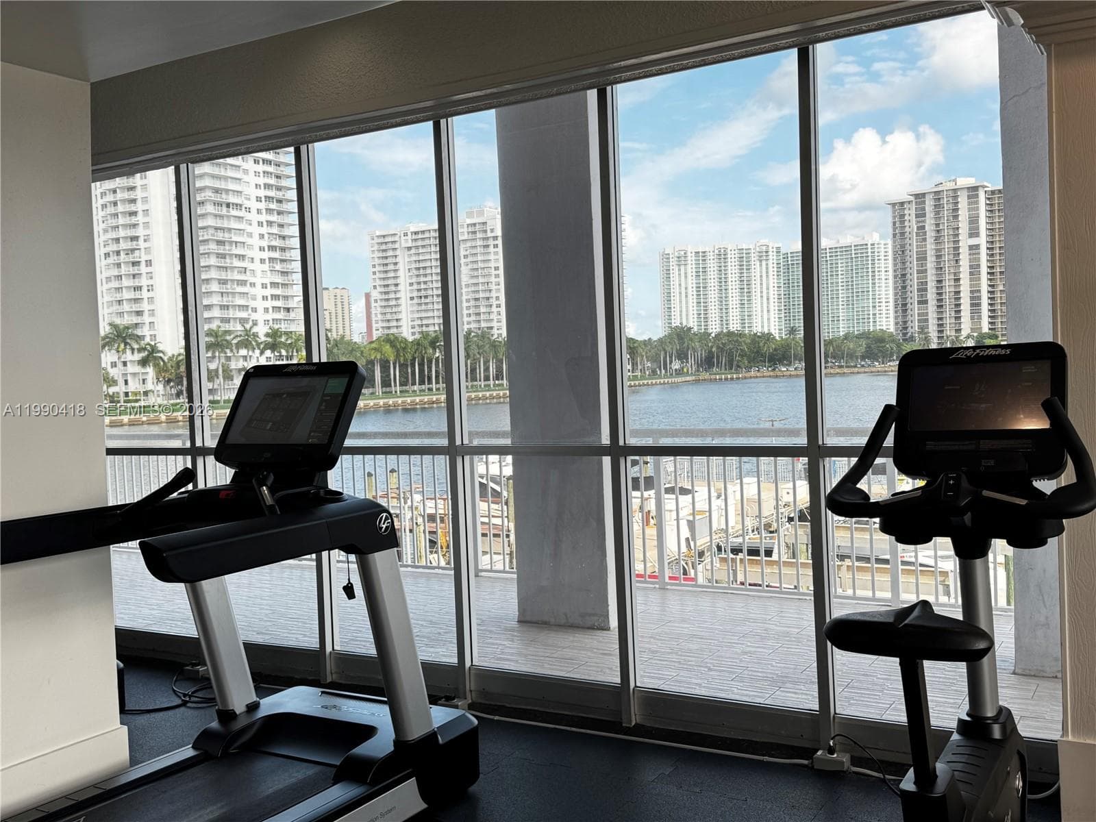 18061 Biscayne Blvd # 1203, Aventura FL 33160 — 40