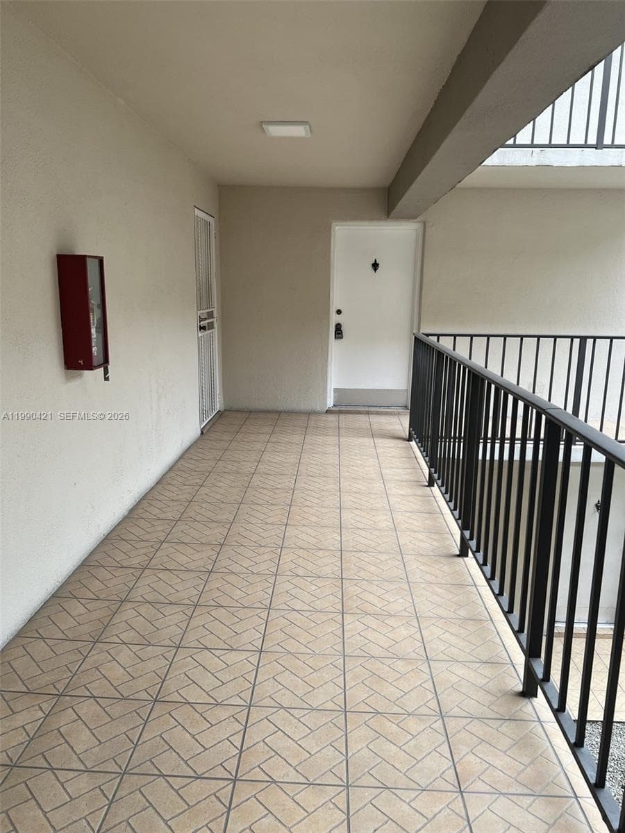 5501 NW 7th St # E219, Miami FL 33126 — 6