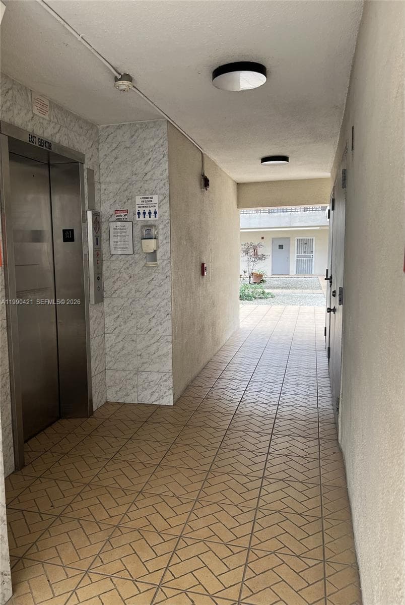 5501 NW 7th St # E219, Miami FL 33126 — 8