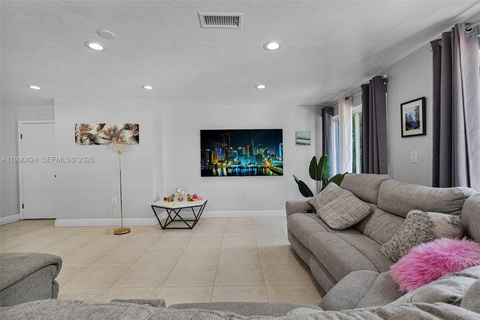 760 E 55th St, Hialeah FL 33013 — 16