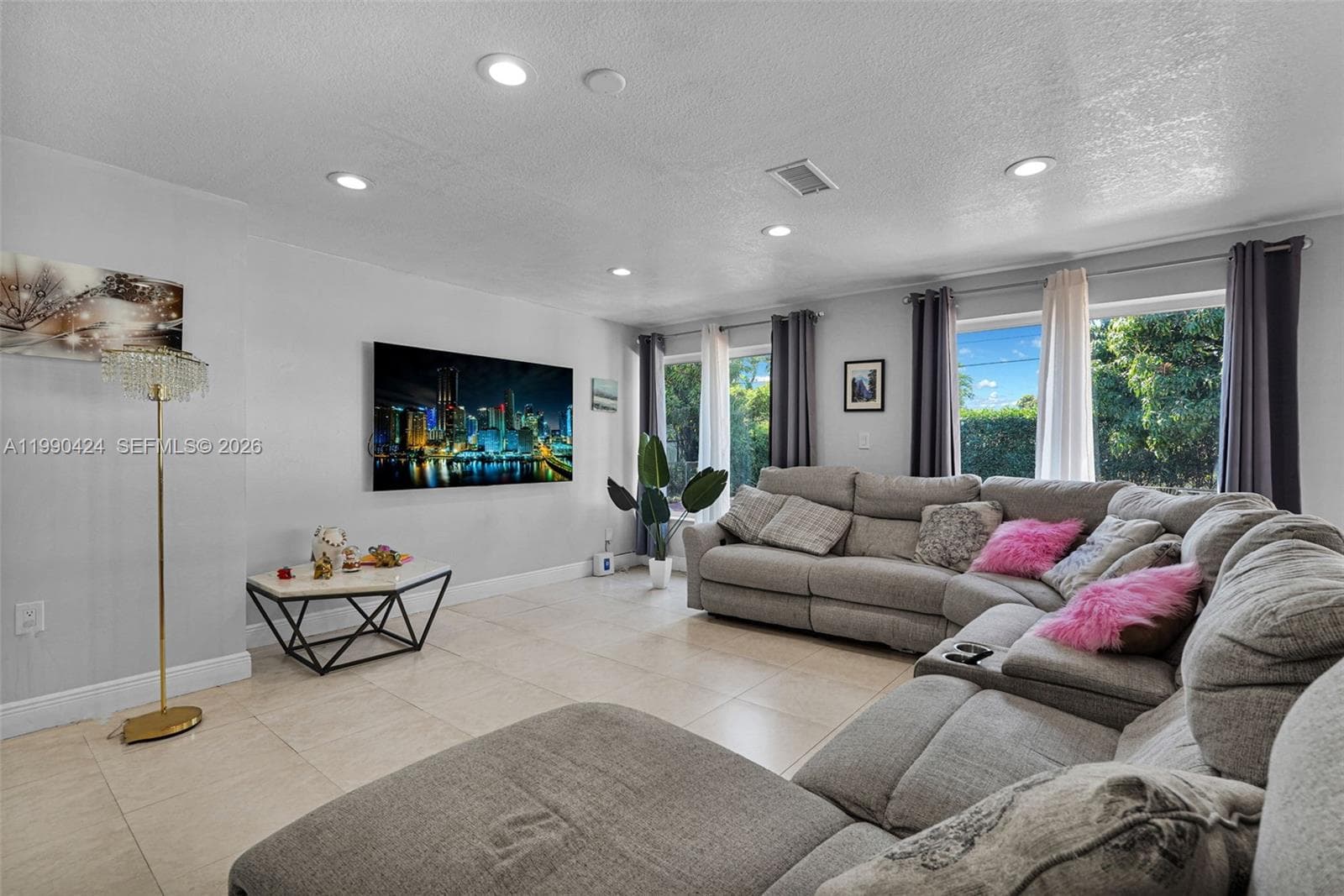 760 E 55th St, Hialeah FL 33013 — 15