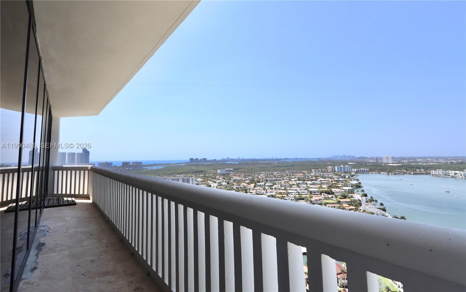 1000 Island Blvd, Aventura FL 33160 — 13