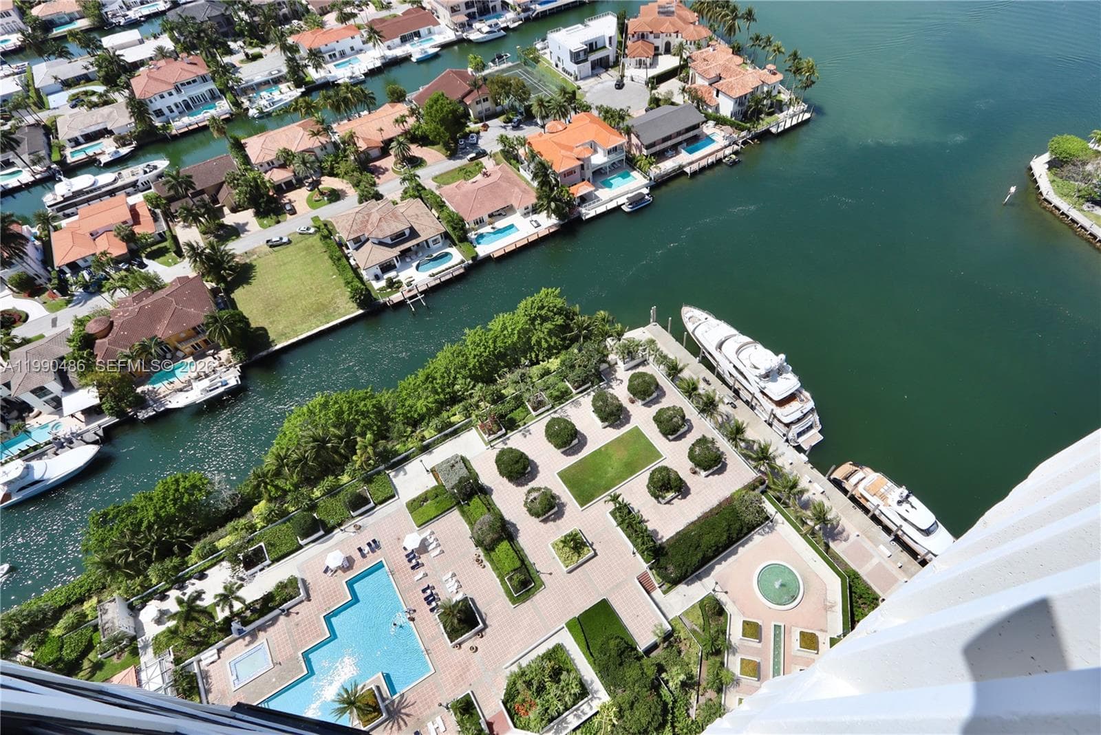 1000 Island Blvd, Aventura FL 33160 — 28