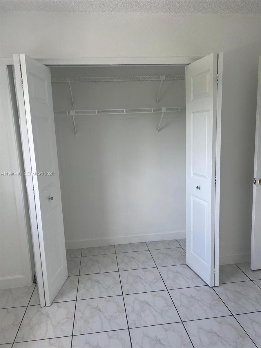 2565 W 56th St # 209, Hialeah FL 33016 — 10