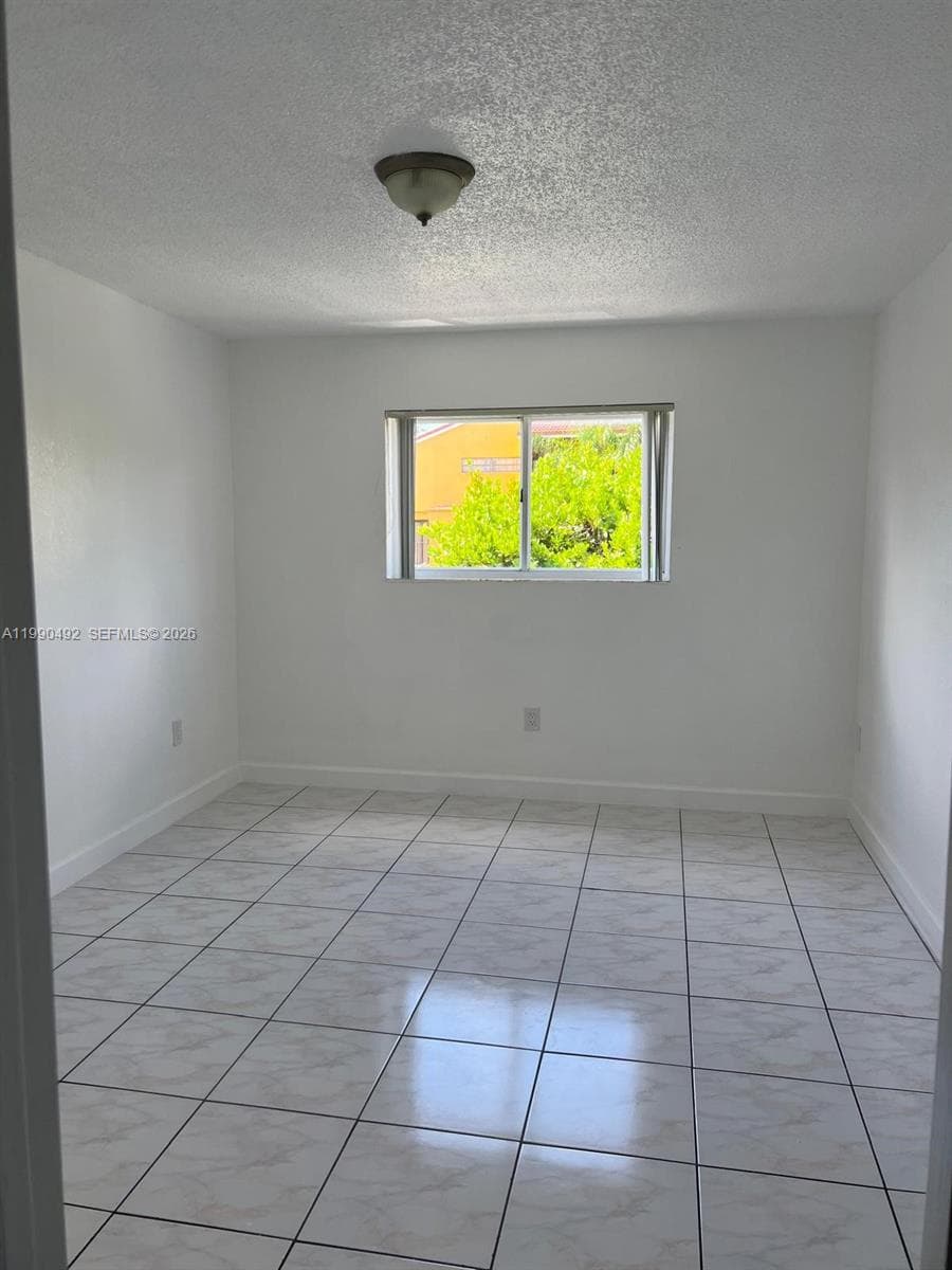 2565 W 56th St # 209, Hialeah FL 33016 — 8