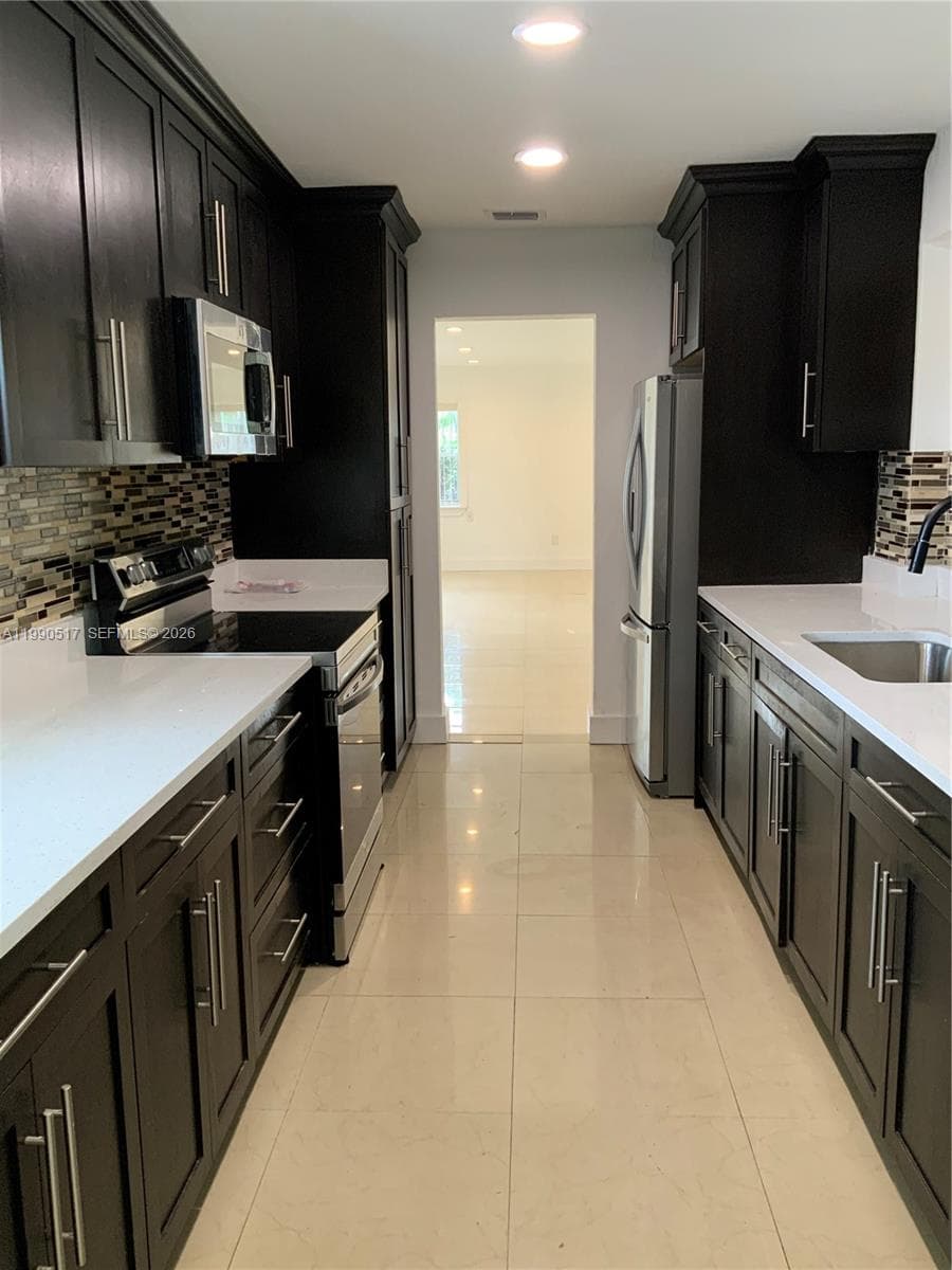 1970 NW 192nd Ter, Miami Gardens FL 33056 — 2