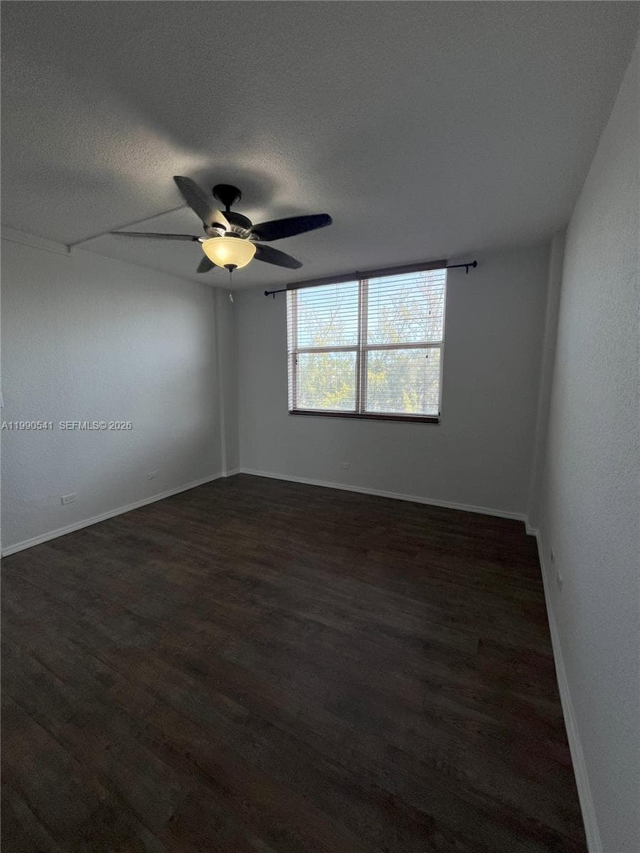 3660 NE 166th St # 305, North Miami Beach FL 33160 — 13