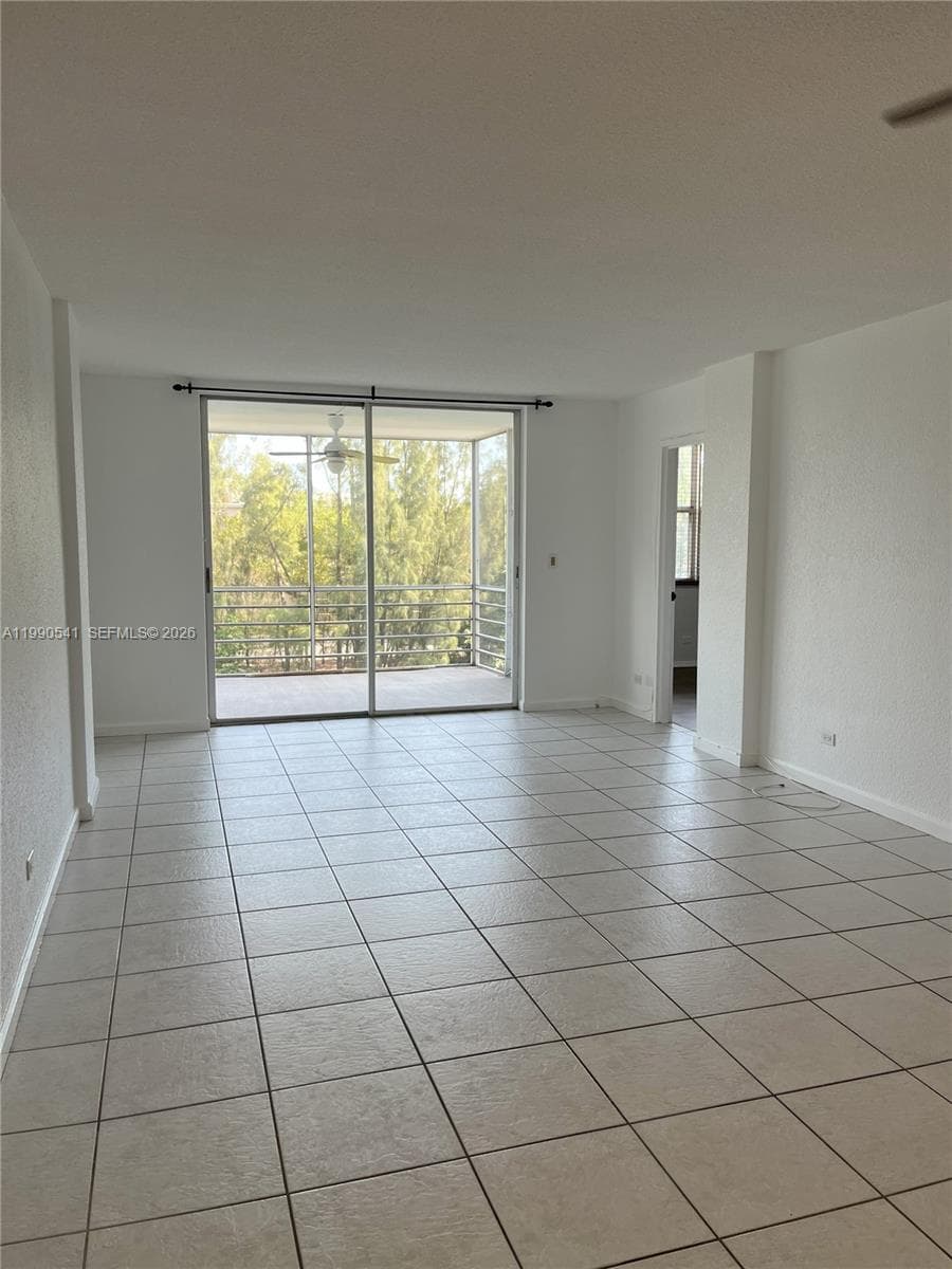 3660 NE 166th St # 305, North Miami Beach FL 33160 — 16