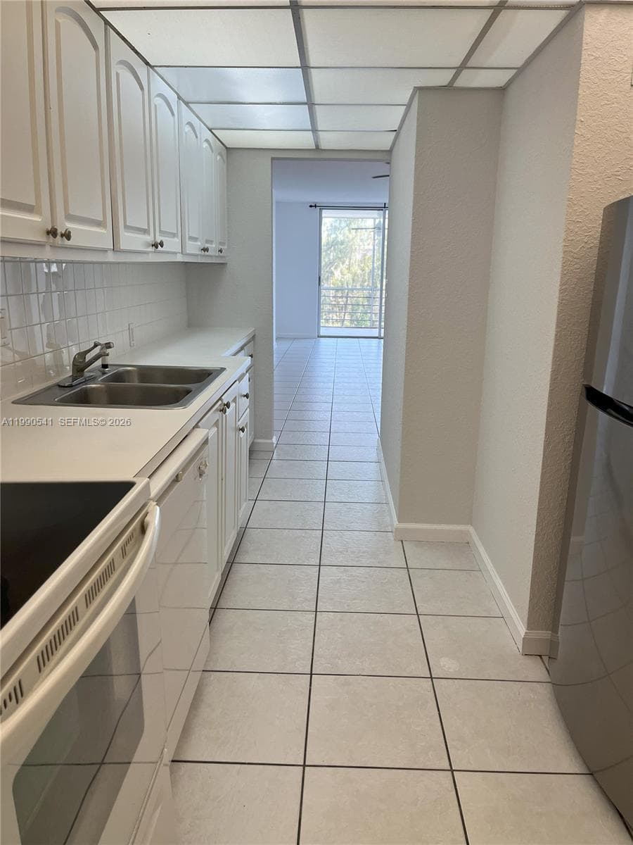 3660 NE 166th St # 305, North Miami Beach FL 33160 — 9