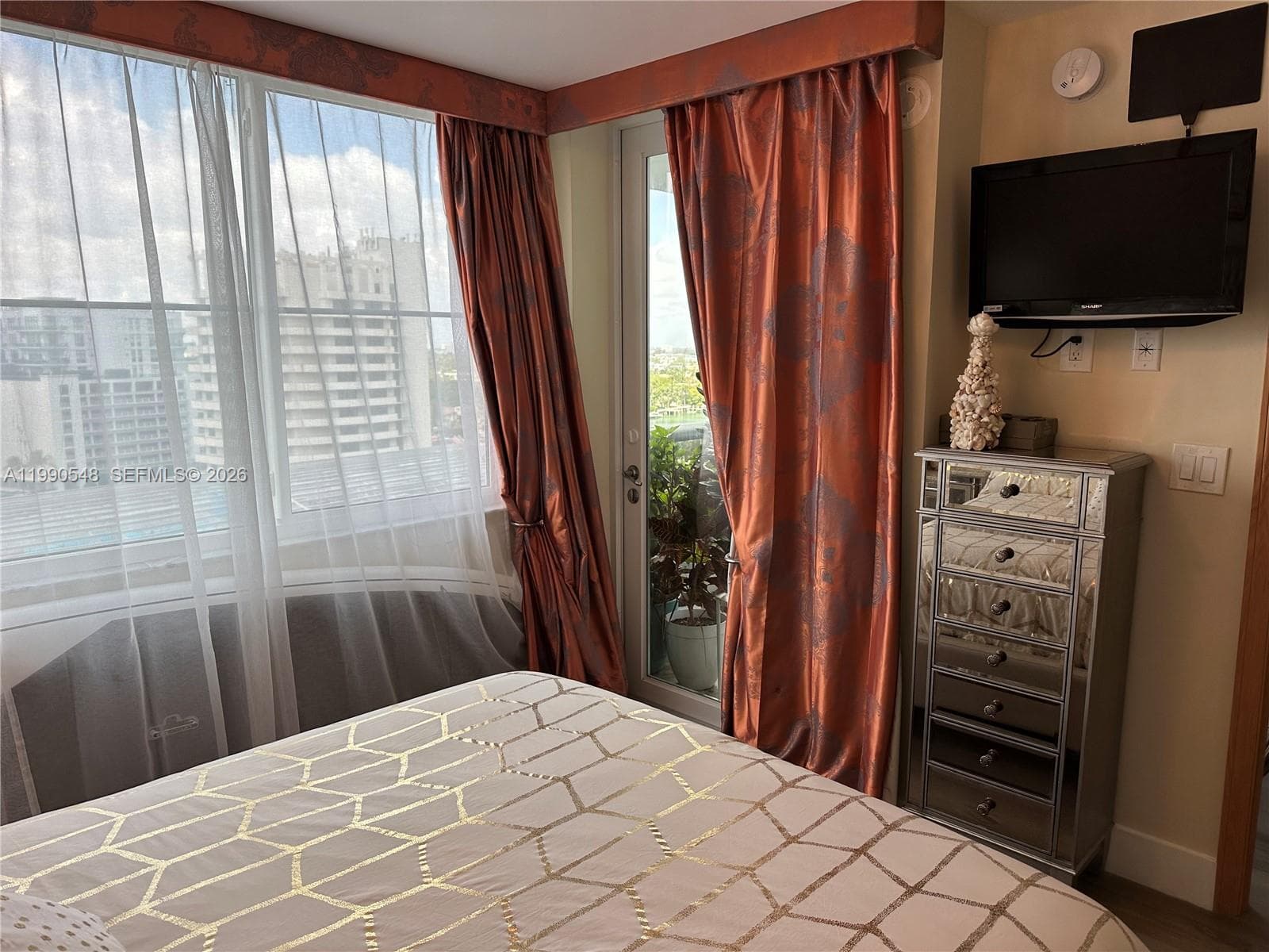 6039 Collins Ave # 1431, Miami Beach FL 33140 — 9