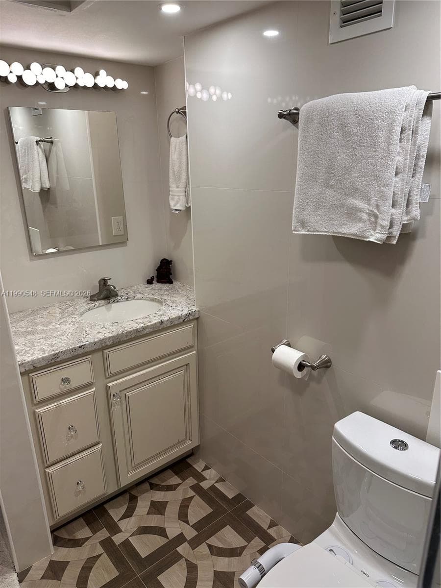 6039 Collins Ave # 1431, Miami Beach FL 33140 — 14