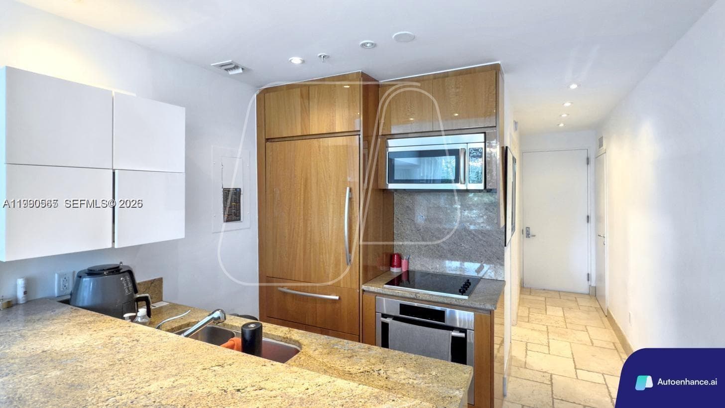 50 S Pointe Dr # 504, Miami Beach FL 33139 — 8
