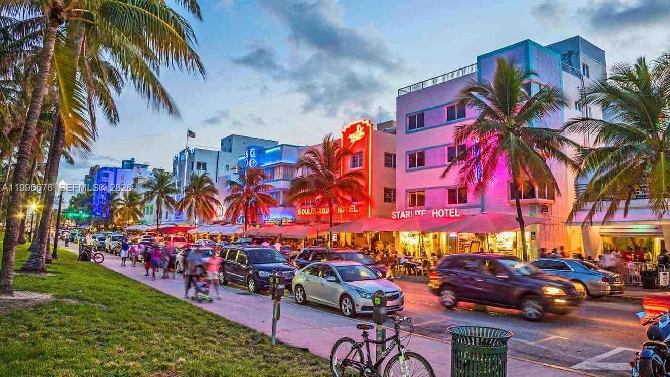1665 Bay Rd # 221, Miami Beach FL 33139 — 32
