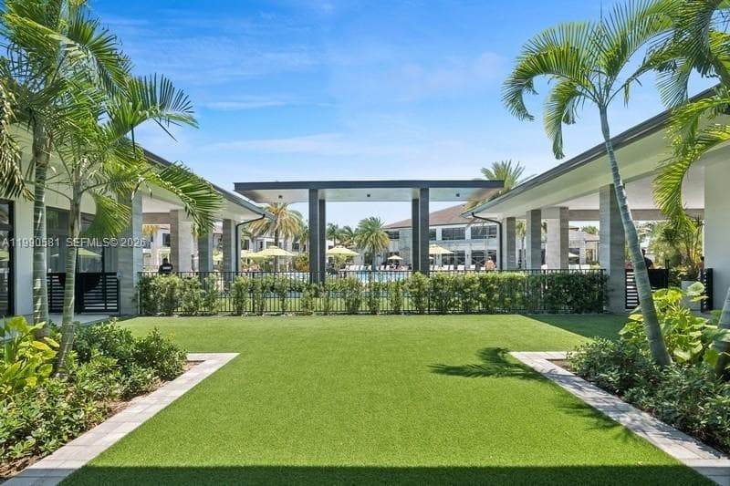 Urbana, Miami, FL — 23