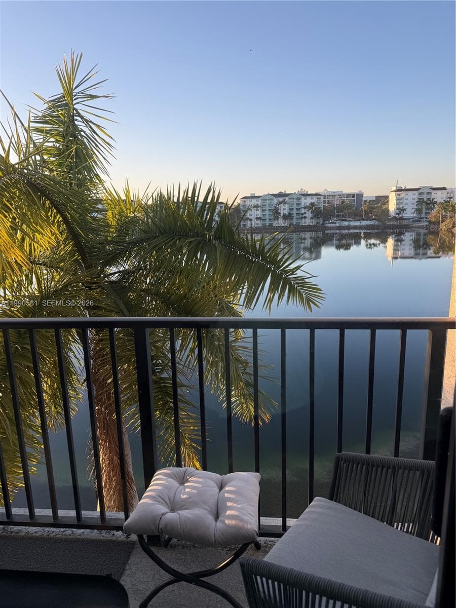 Urbana, Miami, FL — 2