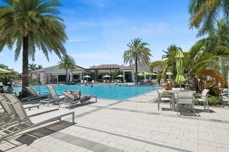 Urbana, Miami, FL — 20