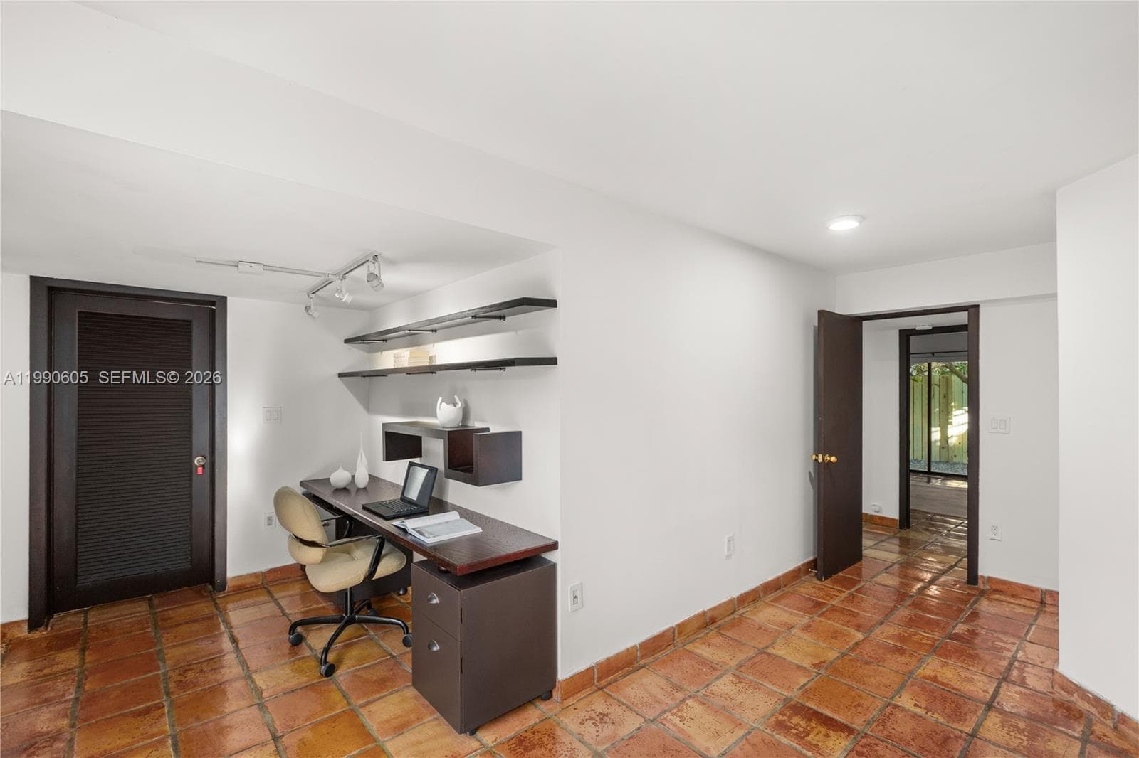 3520 Rockerman Rd, Miami FL 33133 — 36