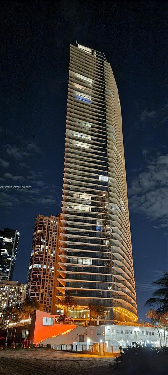 18975 Collins Ave # 5103, Sunny Isles Beach FL 33160 — 32