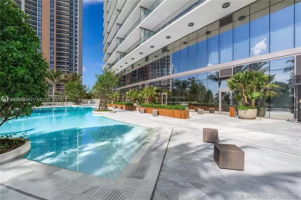 18975 Collins Ave # 5103, Sunny Isles Beach FL 33160 — 39