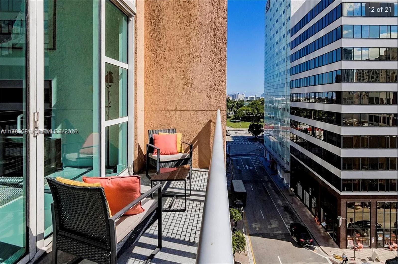 253 NE 2nd St # 617, Miami FL 33132 — 17