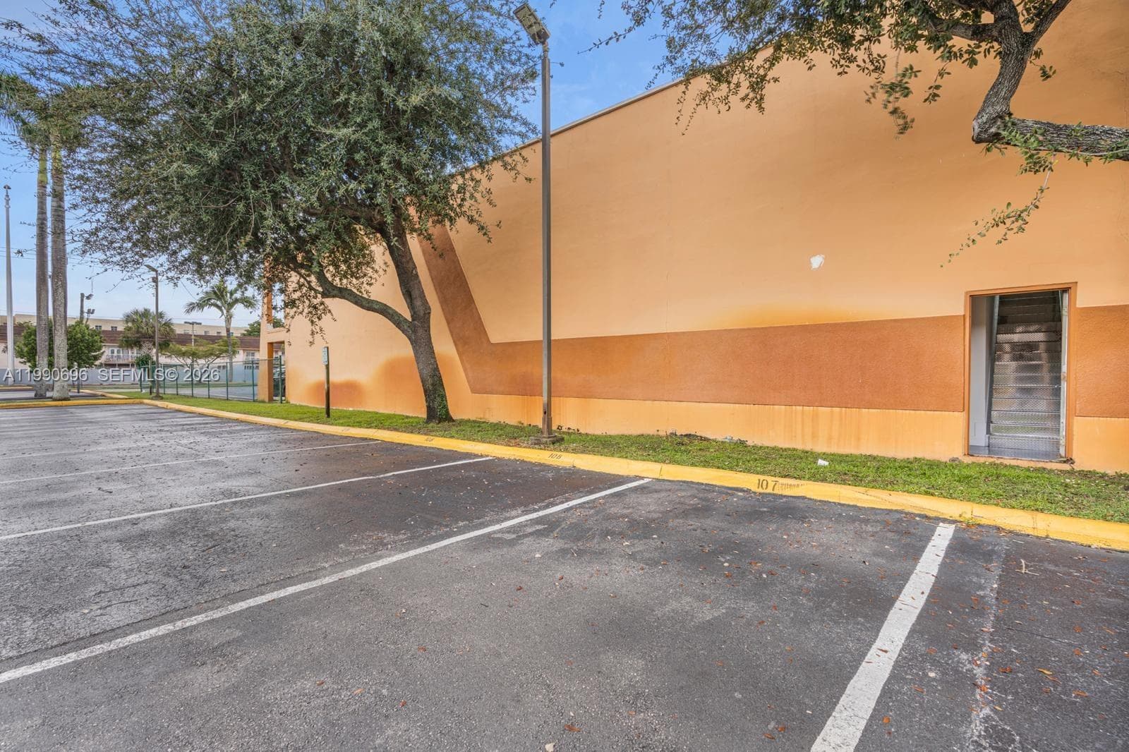 2075 W 76th St # 1, Hialeah FL 33016 — 22