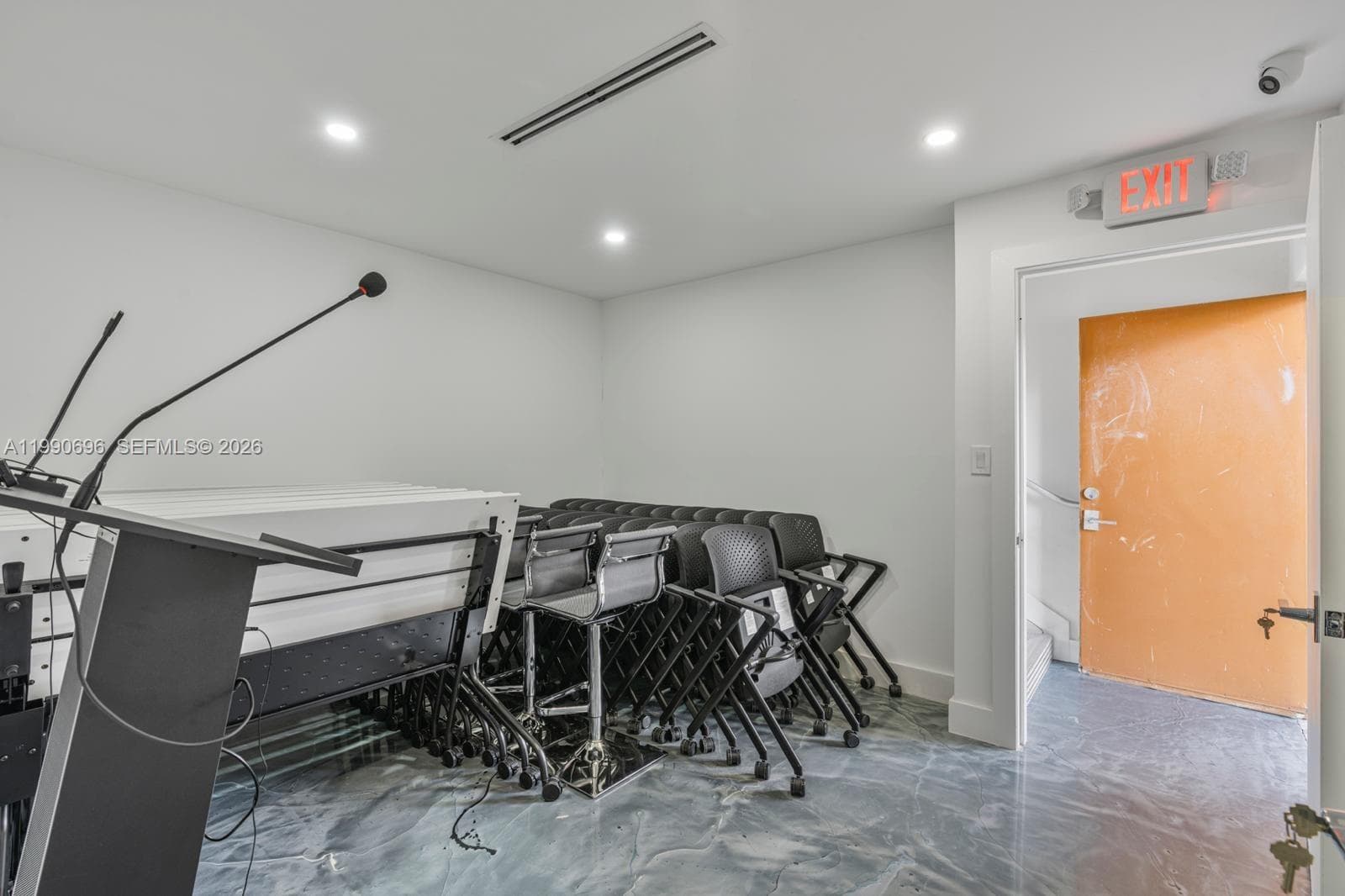 2075 W 76th St # 1, Hialeah FL 33016 — 34