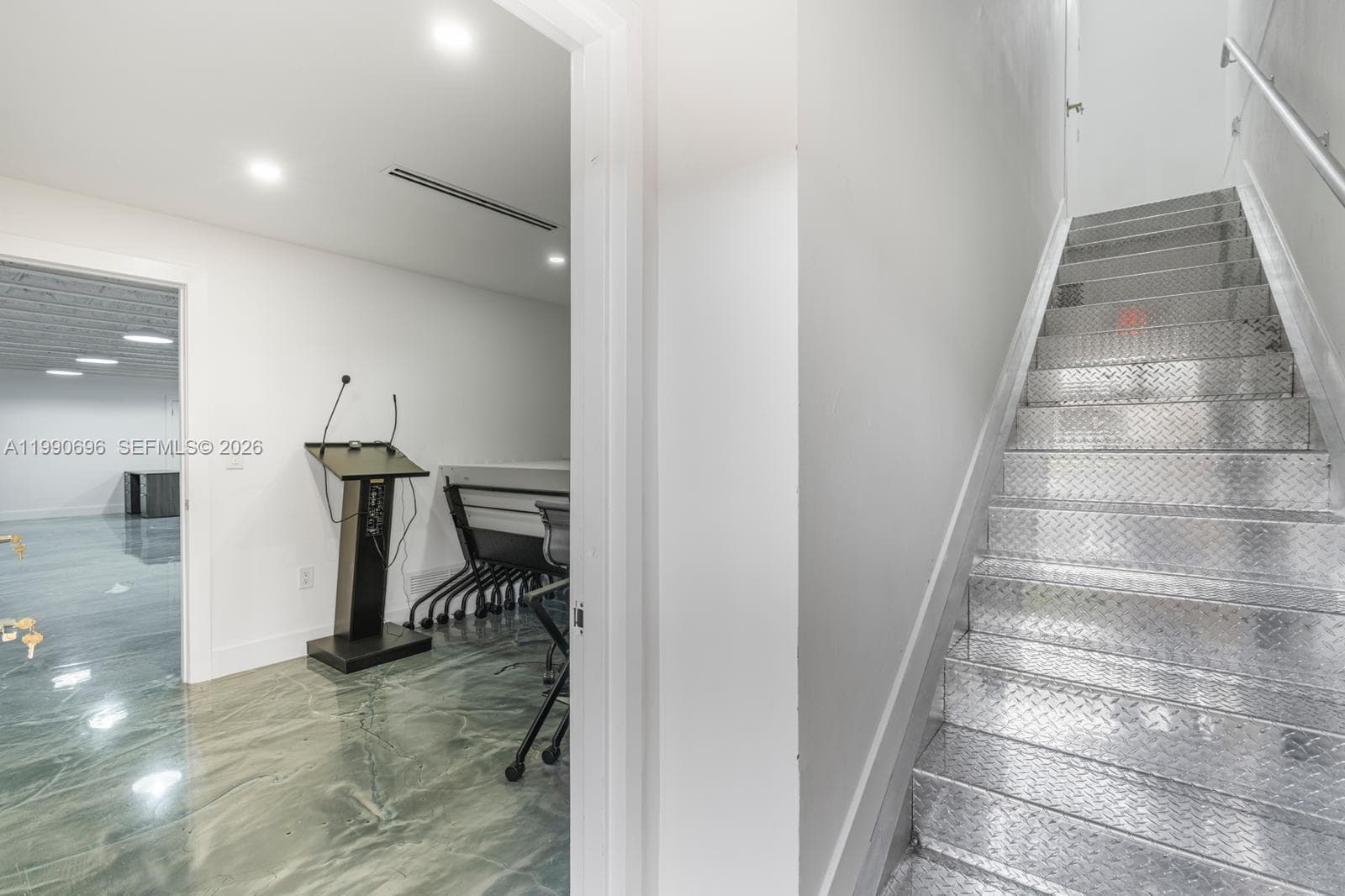 2075 W 76th St # 1, Hialeah FL 33016 — 33