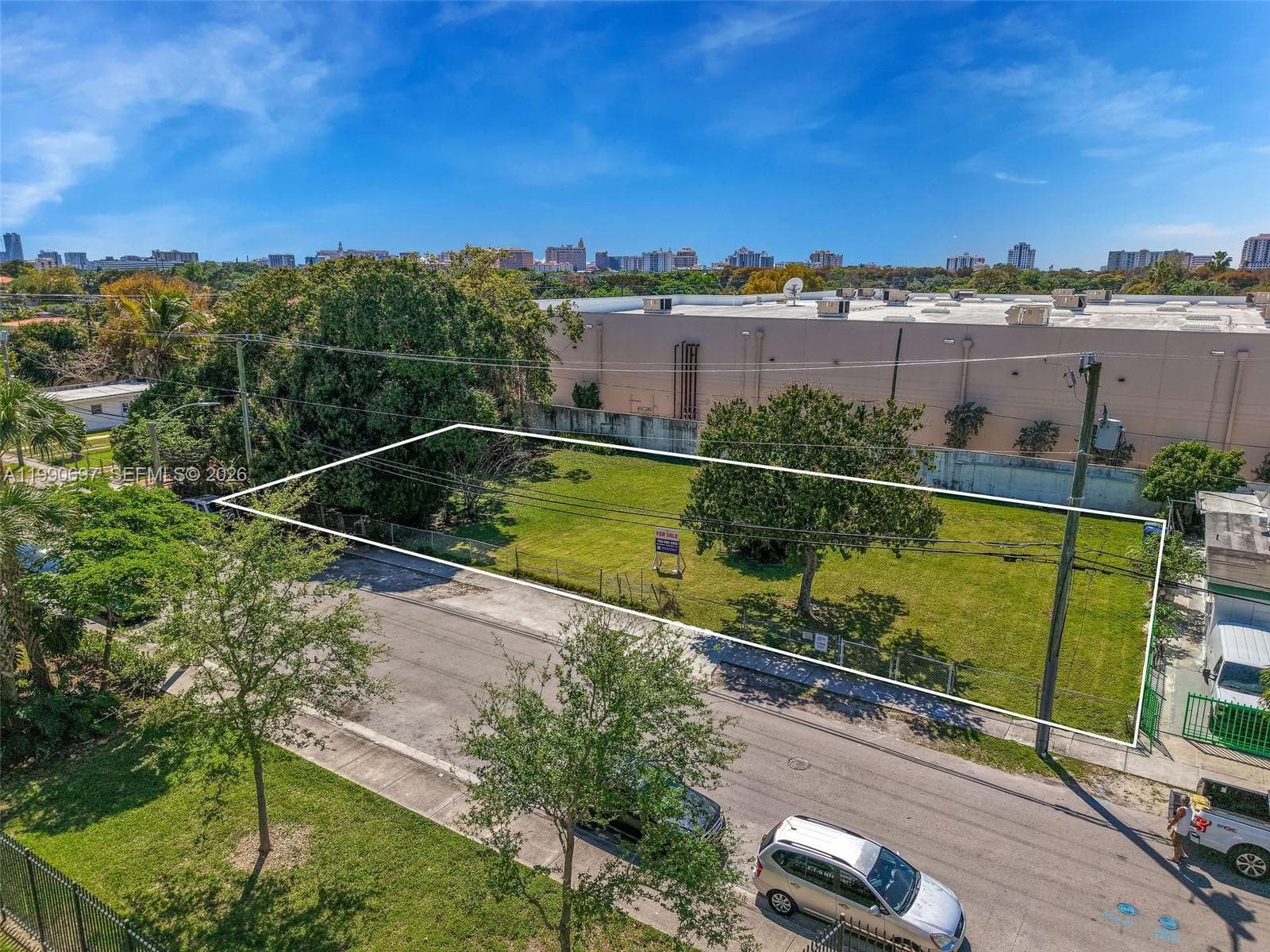 1000 SW 30th Ave, Miami FL 33135 — 17