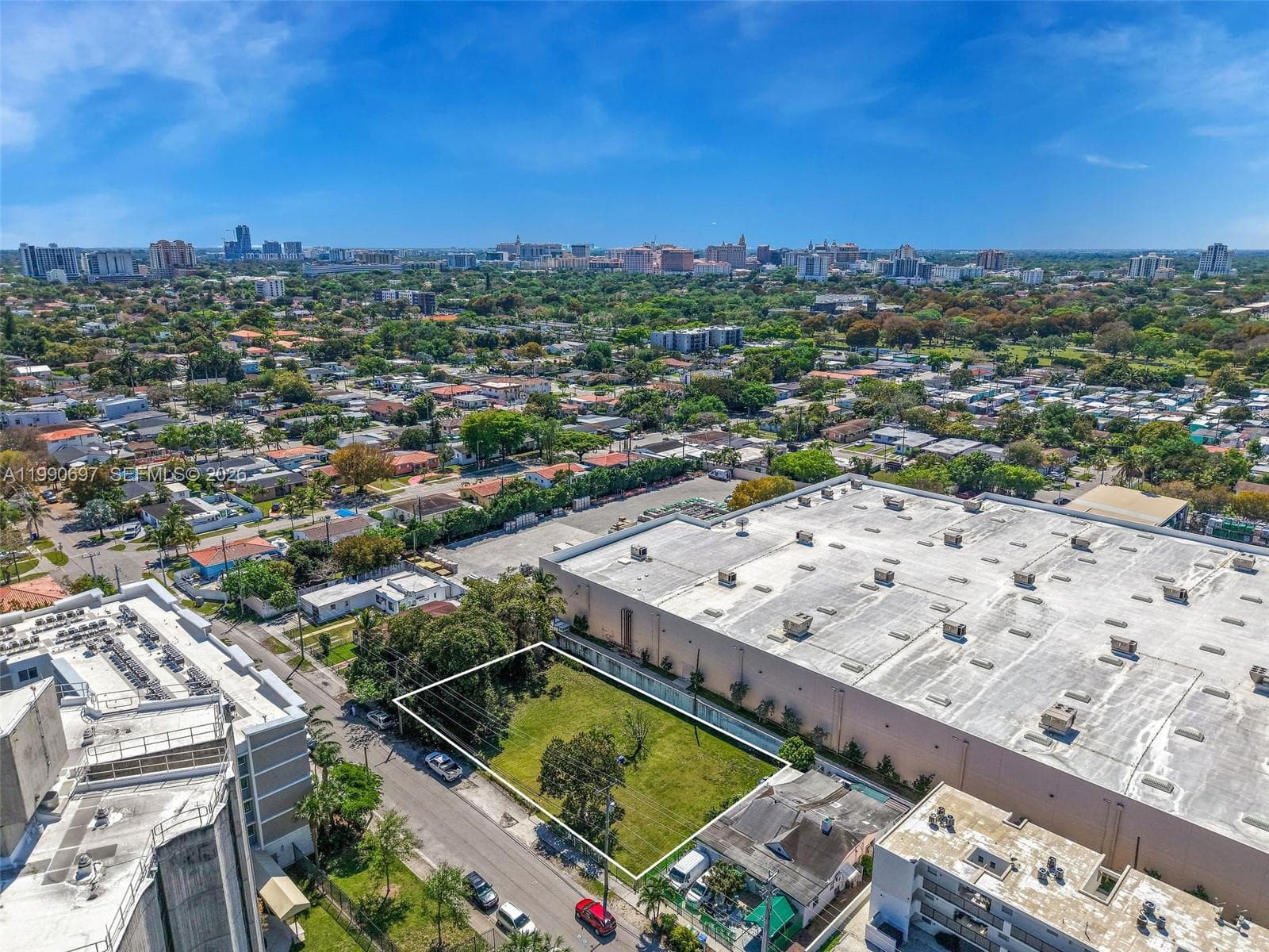 1000 SW 30th Ave, Miami FL 33135 — 8