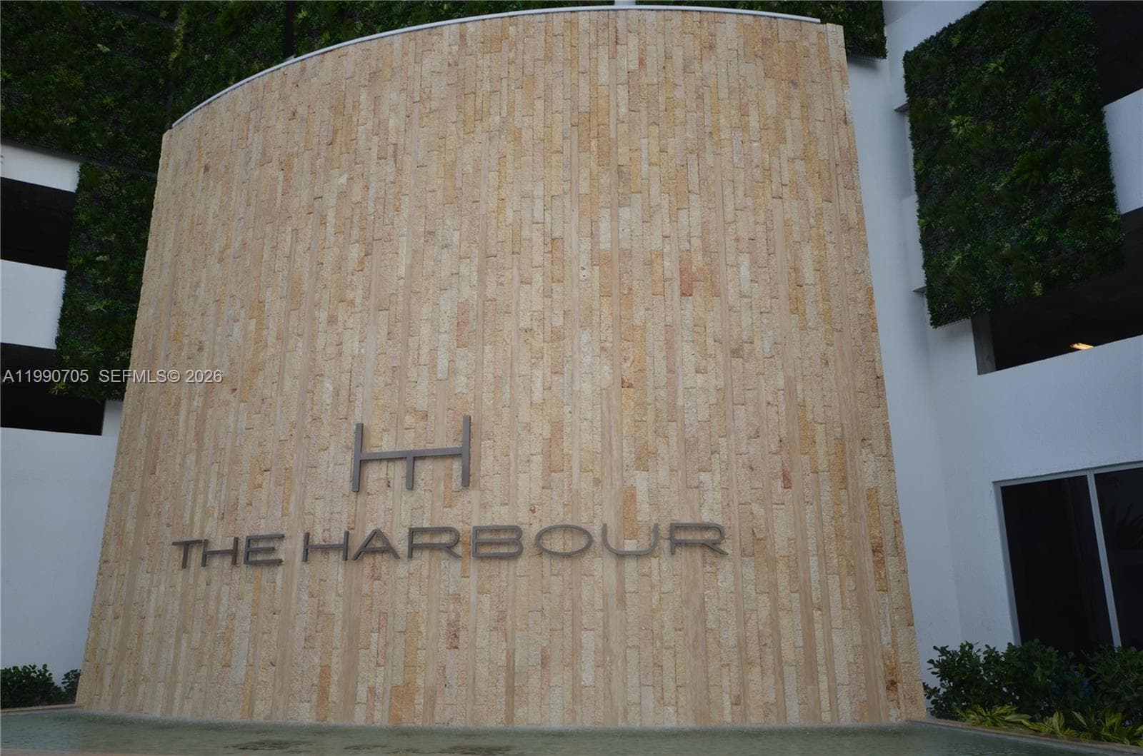16385 Biscayne Blvd # 518, North Miami Beach FL 33160 — 2