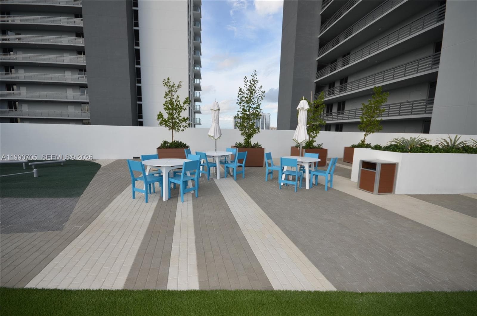 16385 Biscayne Blvd # 518, North Miami Beach FL 33160 — 5