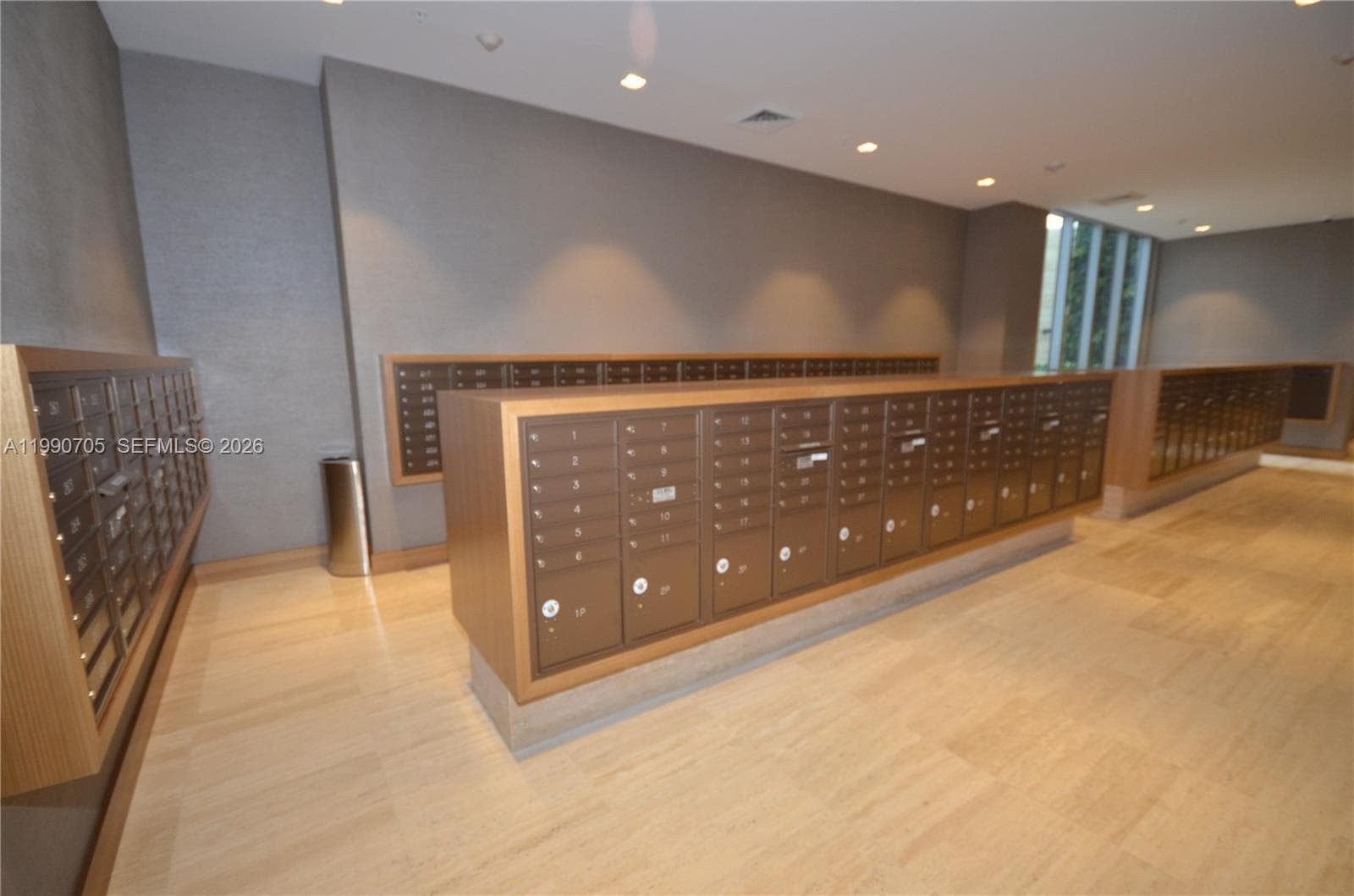 16385 Biscayne Blvd # 518, North Miami Beach FL 33160 — 34