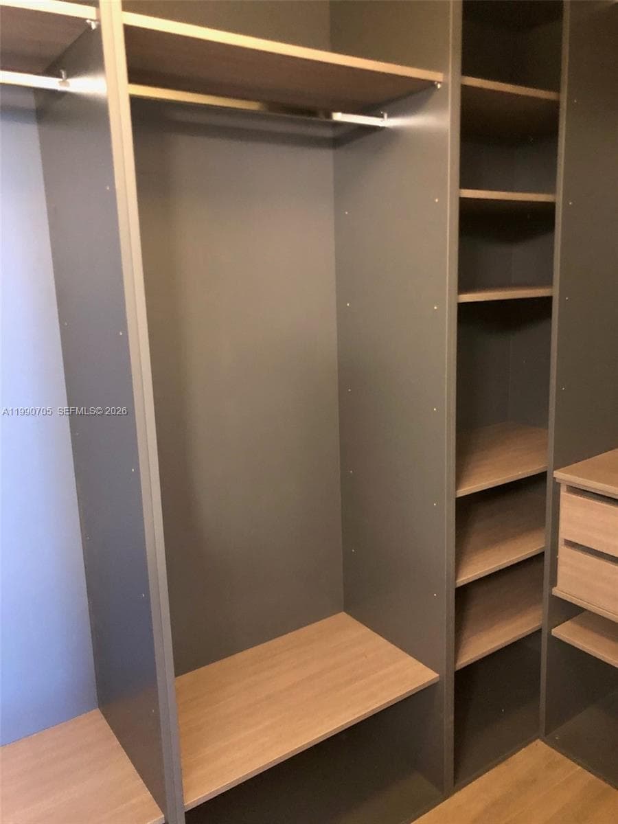 16385 Biscayne Blvd # 518, North Miami Beach FL 33160 — 38