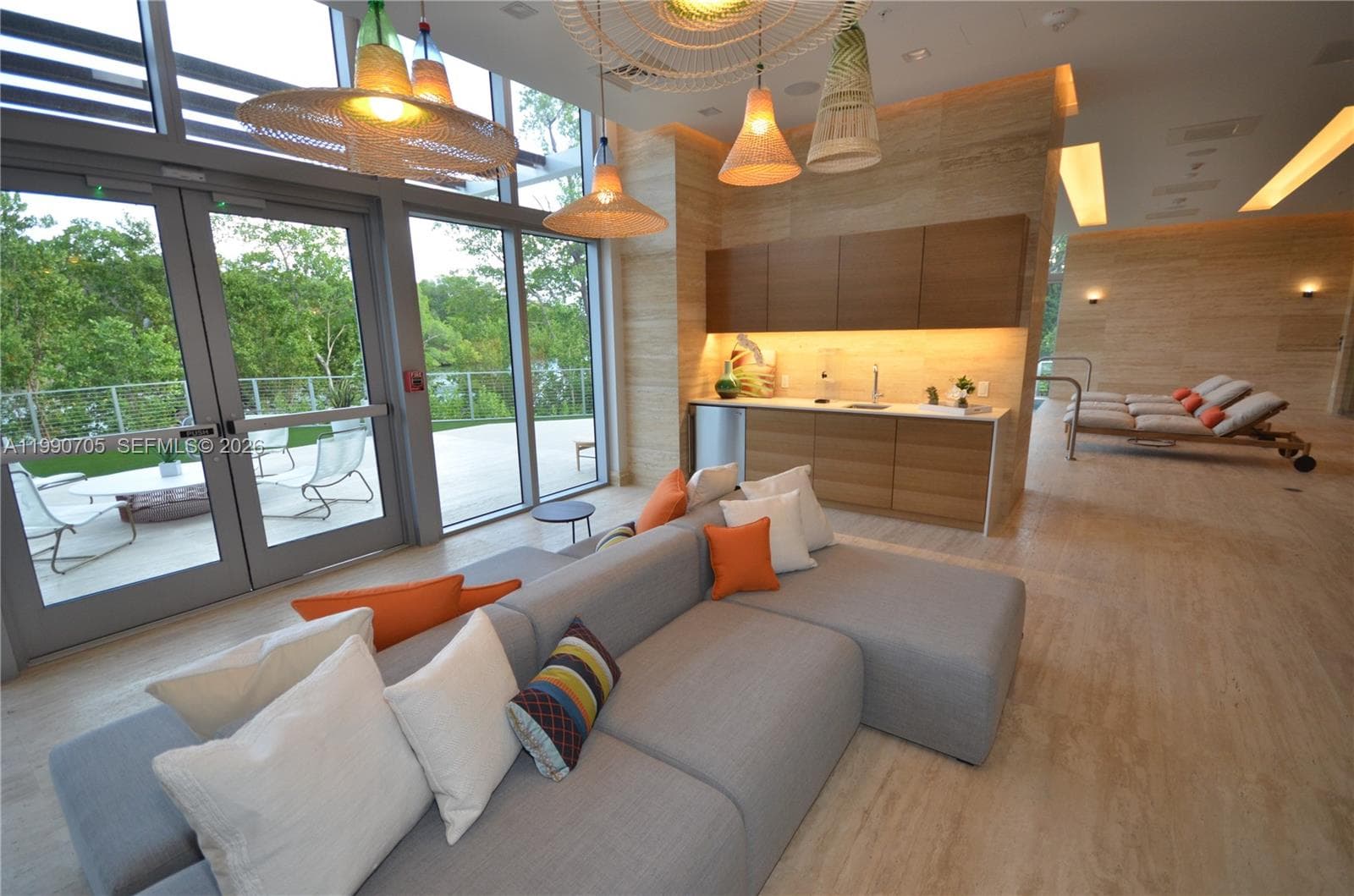 16385 Biscayne Blvd # 518, North Miami Beach FL 33160 — 10