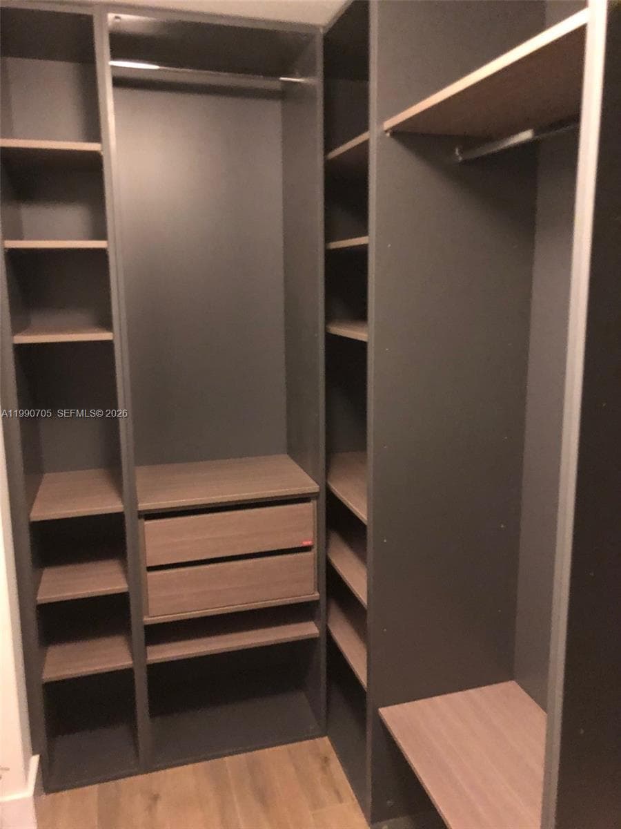 16385 Biscayne Blvd # 518, North Miami Beach FL 33160 — 37