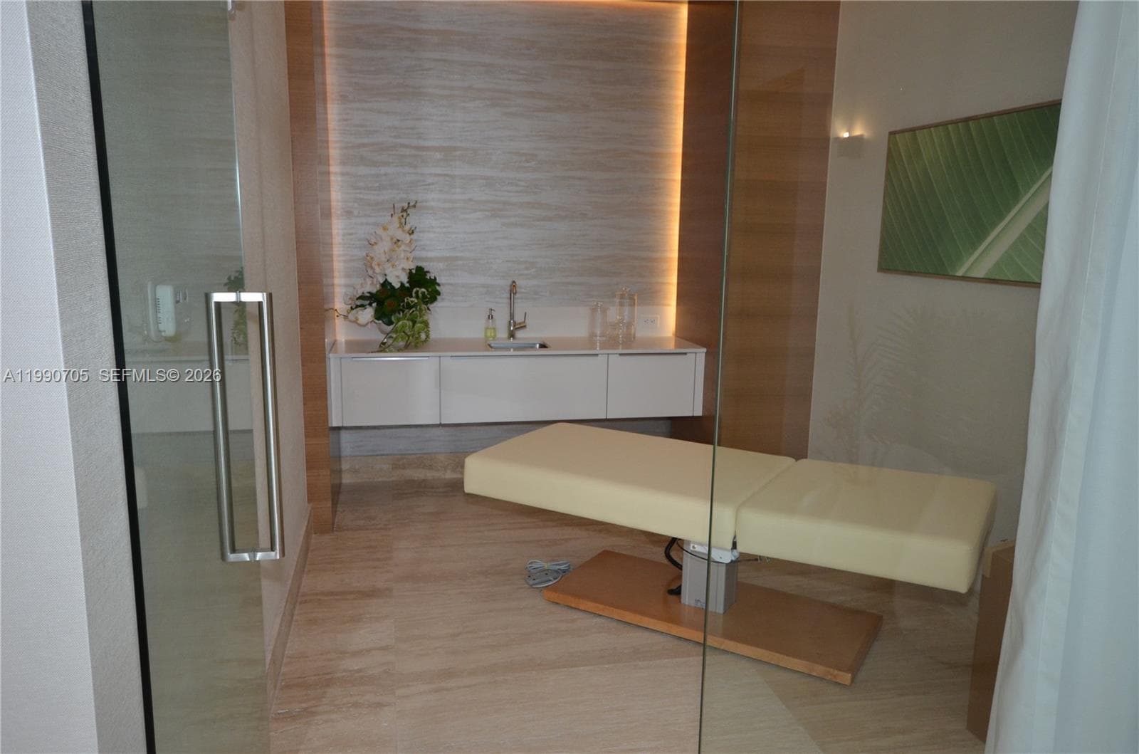 16385 Biscayne Blvd # 518, North Miami Beach FL 33160 — 11