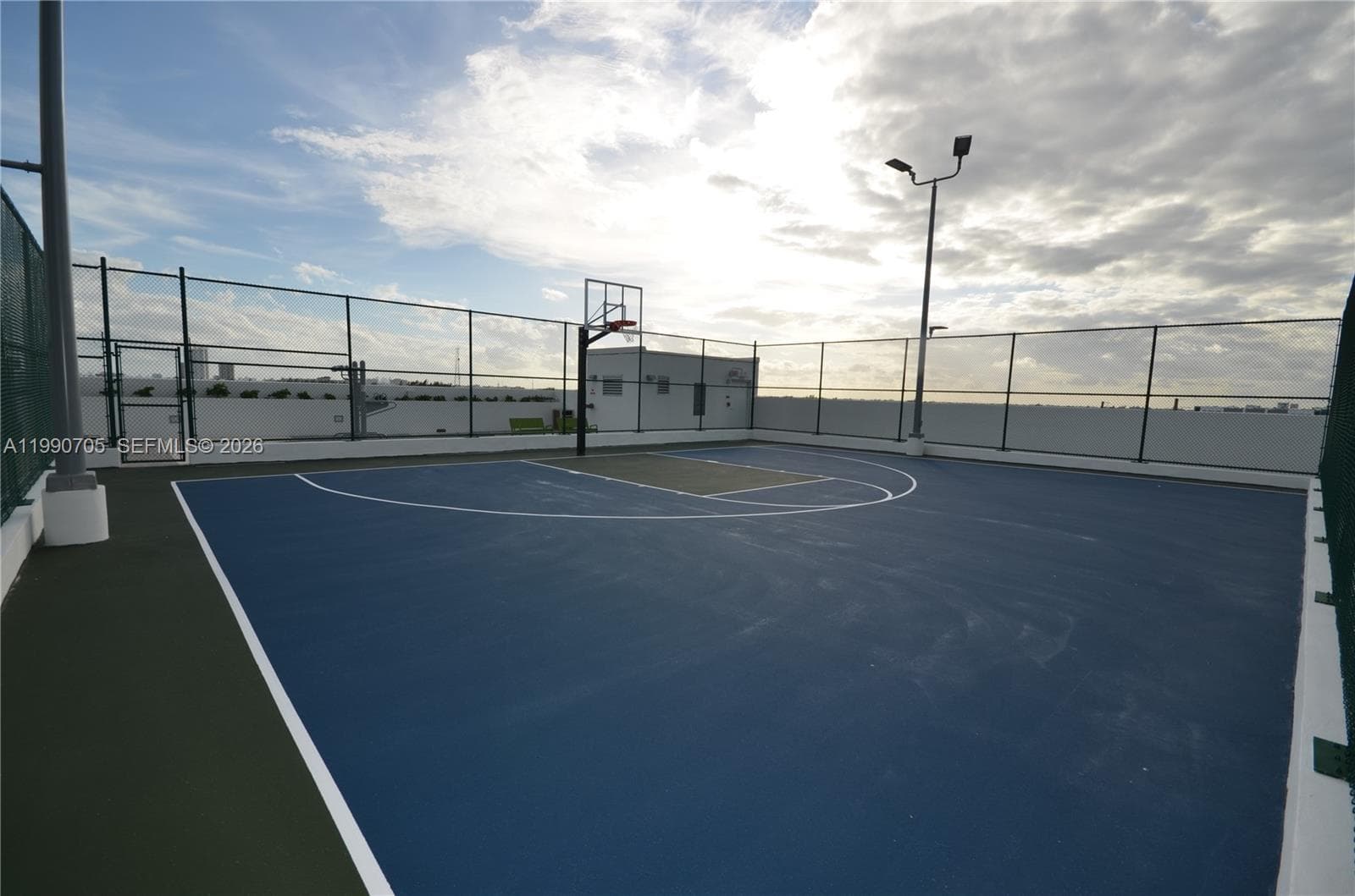 16385 Biscayne Blvd # 518, North Miami Beach FL 33160 — 4