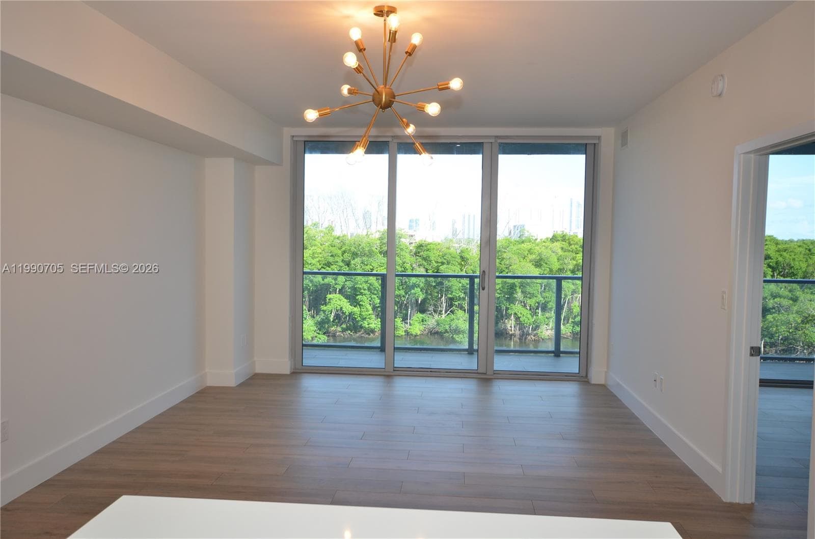 16385 Biscayne Blvd # 518, North Miami Beach FL 33160 — 25